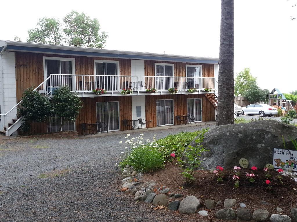 Edgewater Motel Campbell River Buitenkant foto